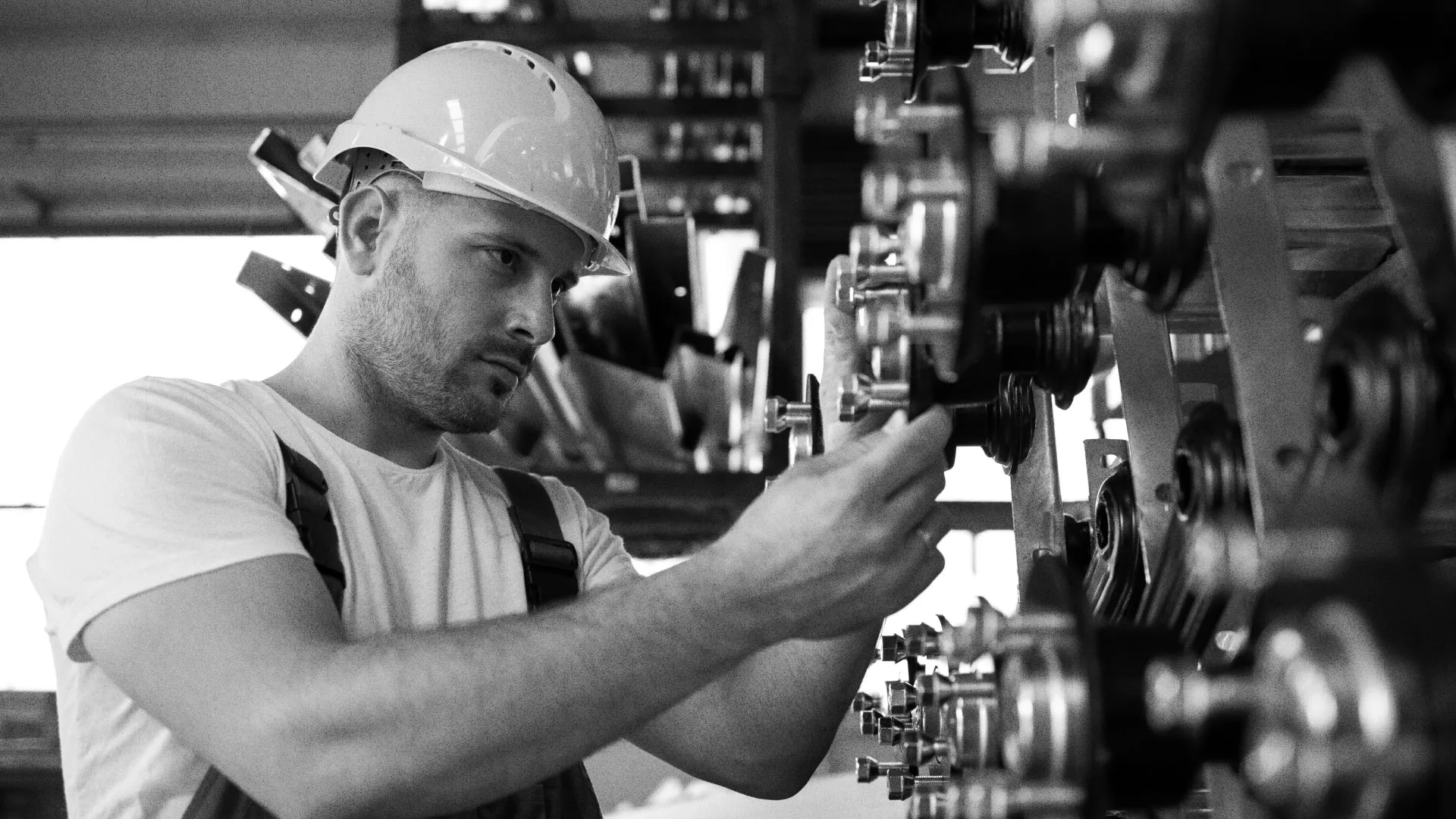 Разработка сайта для завода по продаже оборудования в Окуловке